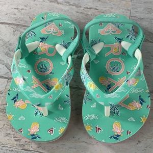 ROXY PEBBLES TODDLER FLIP FLOPS NWOT SZ 5/6